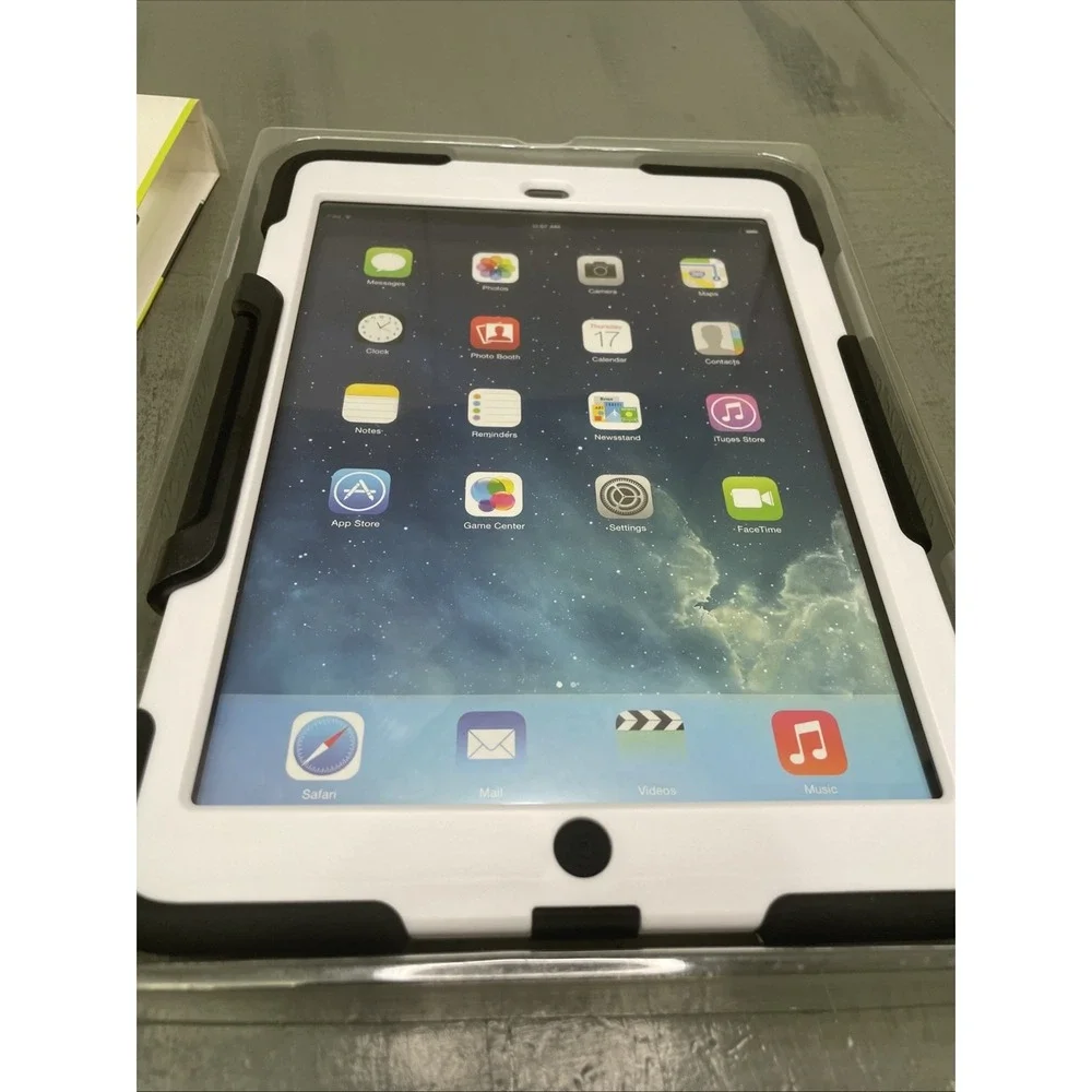 Griffin Survivor 9.7 inch iPad Pro + iPad Air 2 Mil Spec Case Holder